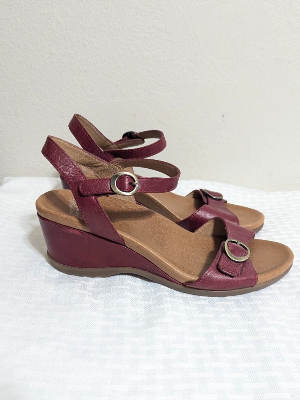 Dansko Arielle Red Glazed Leather Wedge Sandals Size 39/8.5